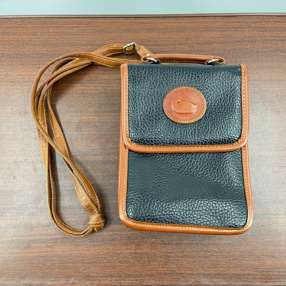 Vintage Dooney & Bourke Black‎ Pebbled Leather Credit Card Slots Phone Crossbody
